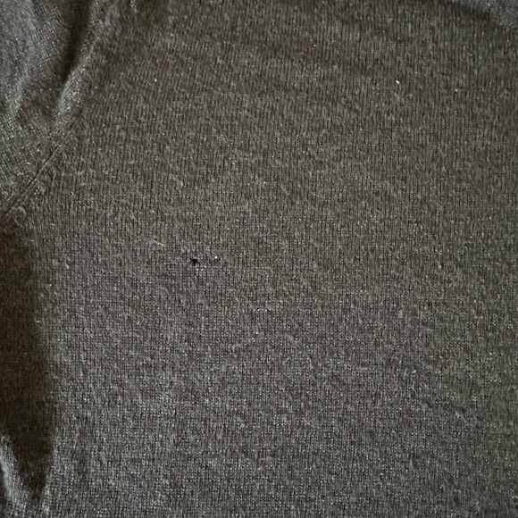 Calvin Klein Gray V-Neck Sweater size large nice sweater with fixable flaws - Picture 6 of 7